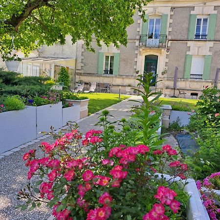 La Metairie Au Milieu Des Vignes Appartement Réaux Buitenkant foto