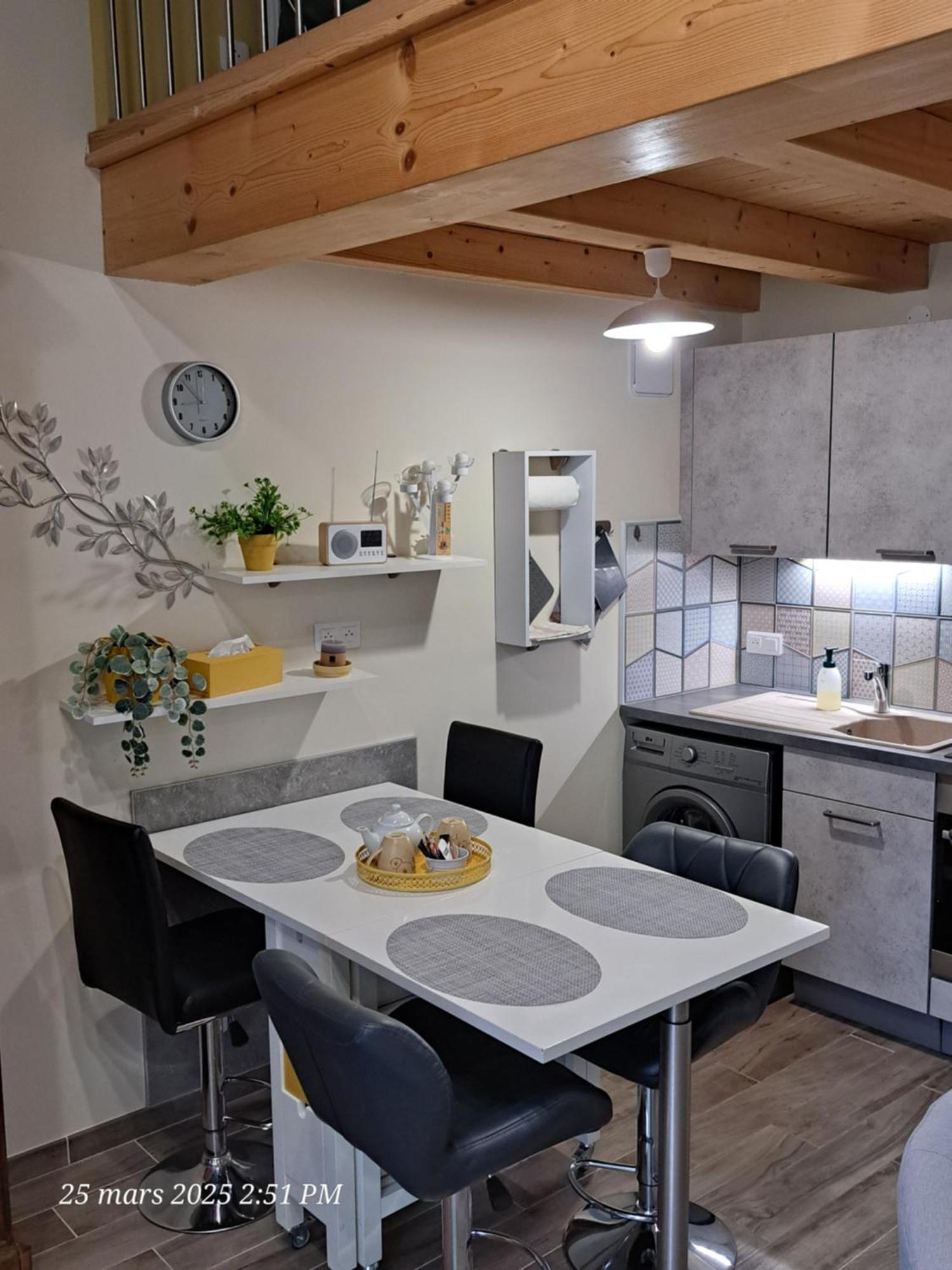 La Metairie Au Milieu Des Vignes Appartement Réaux Buitenkant foto