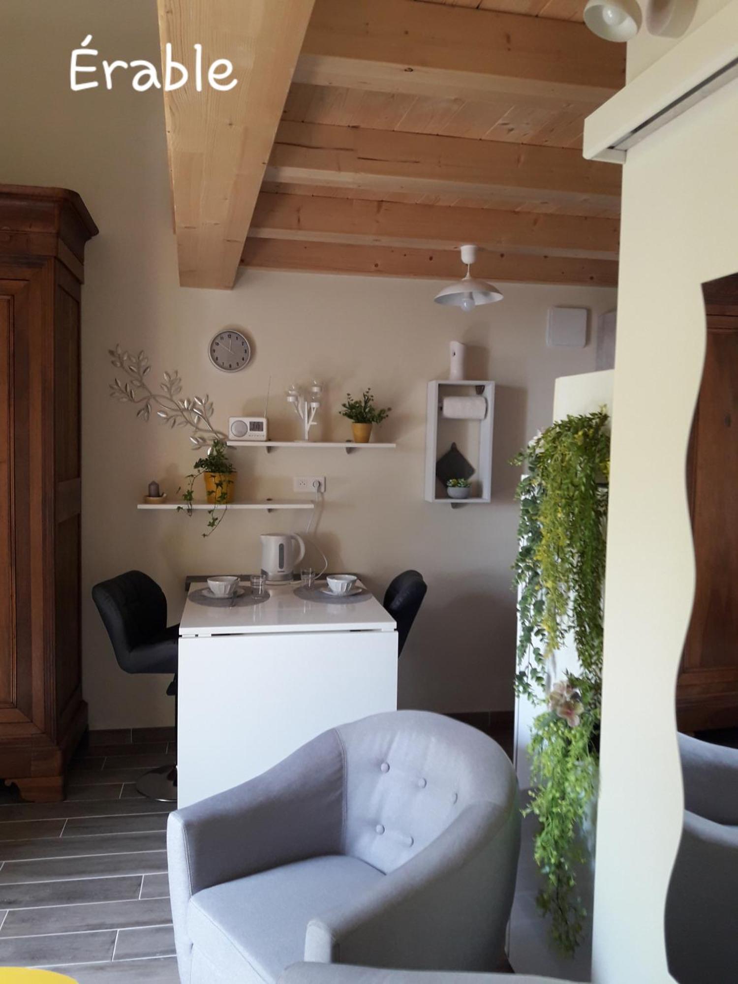 La Metairie Au Milieu Des Vignes Appartement Réaux Buitenkant foto