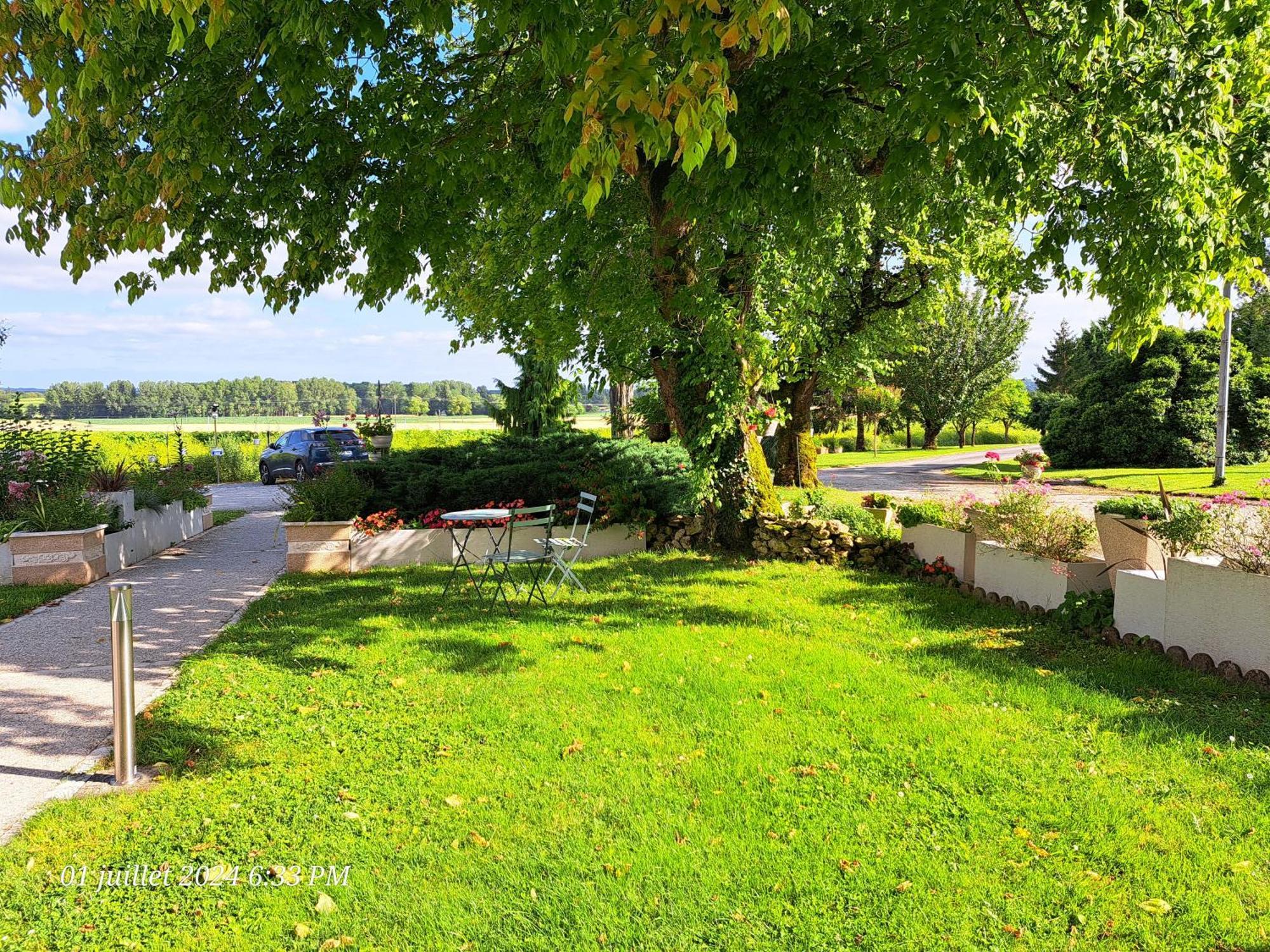 La Metairie Au Milieu Des Vignes Appartement Réaux Buitenkant foto